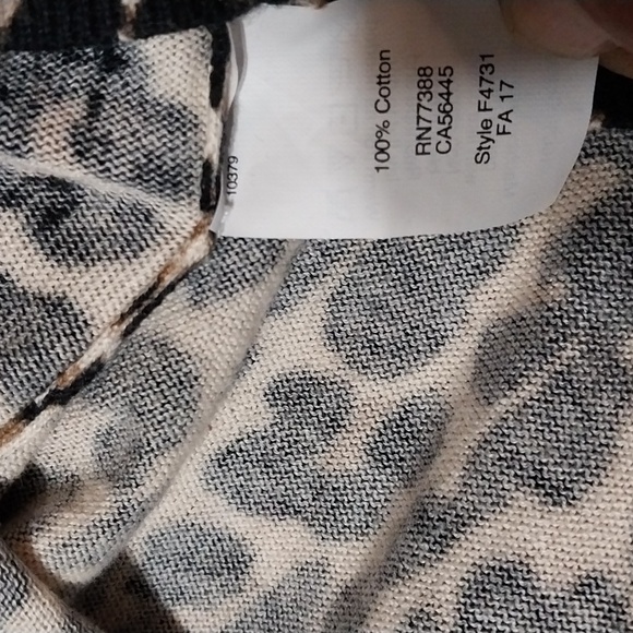J.Crew Women's Lightweight Animal Print Sweater. Size Large. - Picture 7 of 7